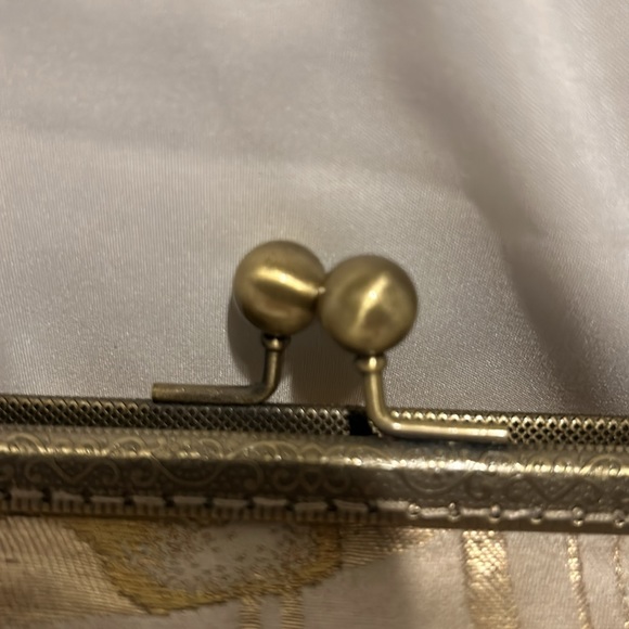 Gold Evening bag made from recycled kimono - Picture 4 of 6